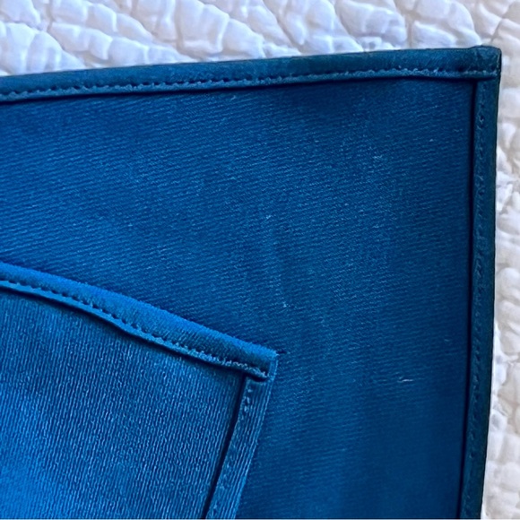 Laundry by Shelli Segal Teal gown w/ beading - Picture 15 of 15